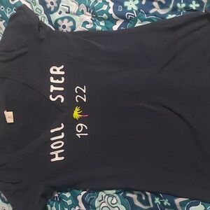 Hollister medium ladies v neck tee